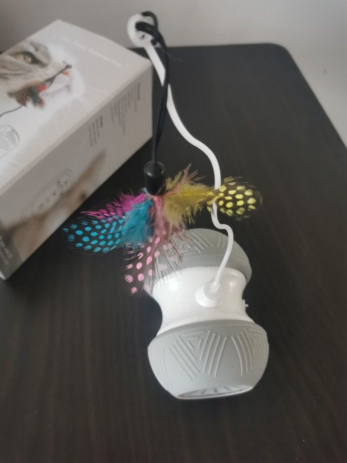 Cat Toy - Automatic/ Chargeable