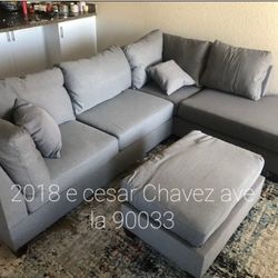 Reversible Sectional With Ottoman 
