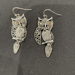 Mudd Brand Dangle Drop Owl Earrings Silver Tone Ear Hook With Yellow Orange Gem Eyes