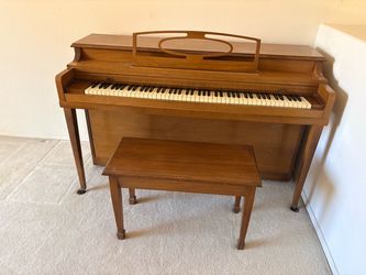 Piano - works well!