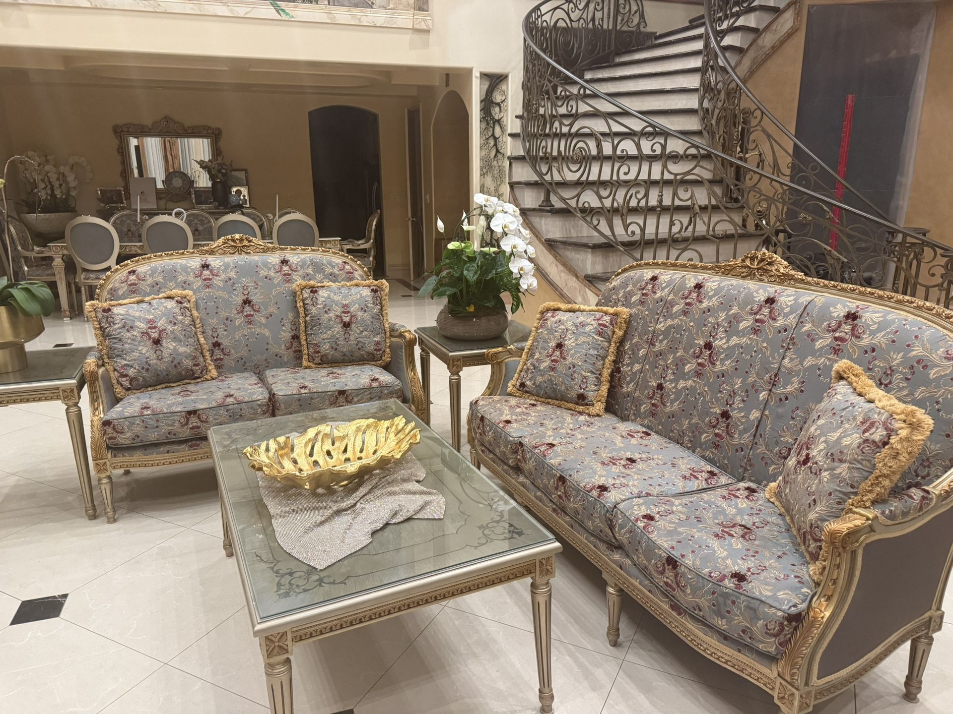 Sofa Set