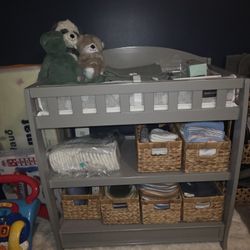 BABY Changing Station