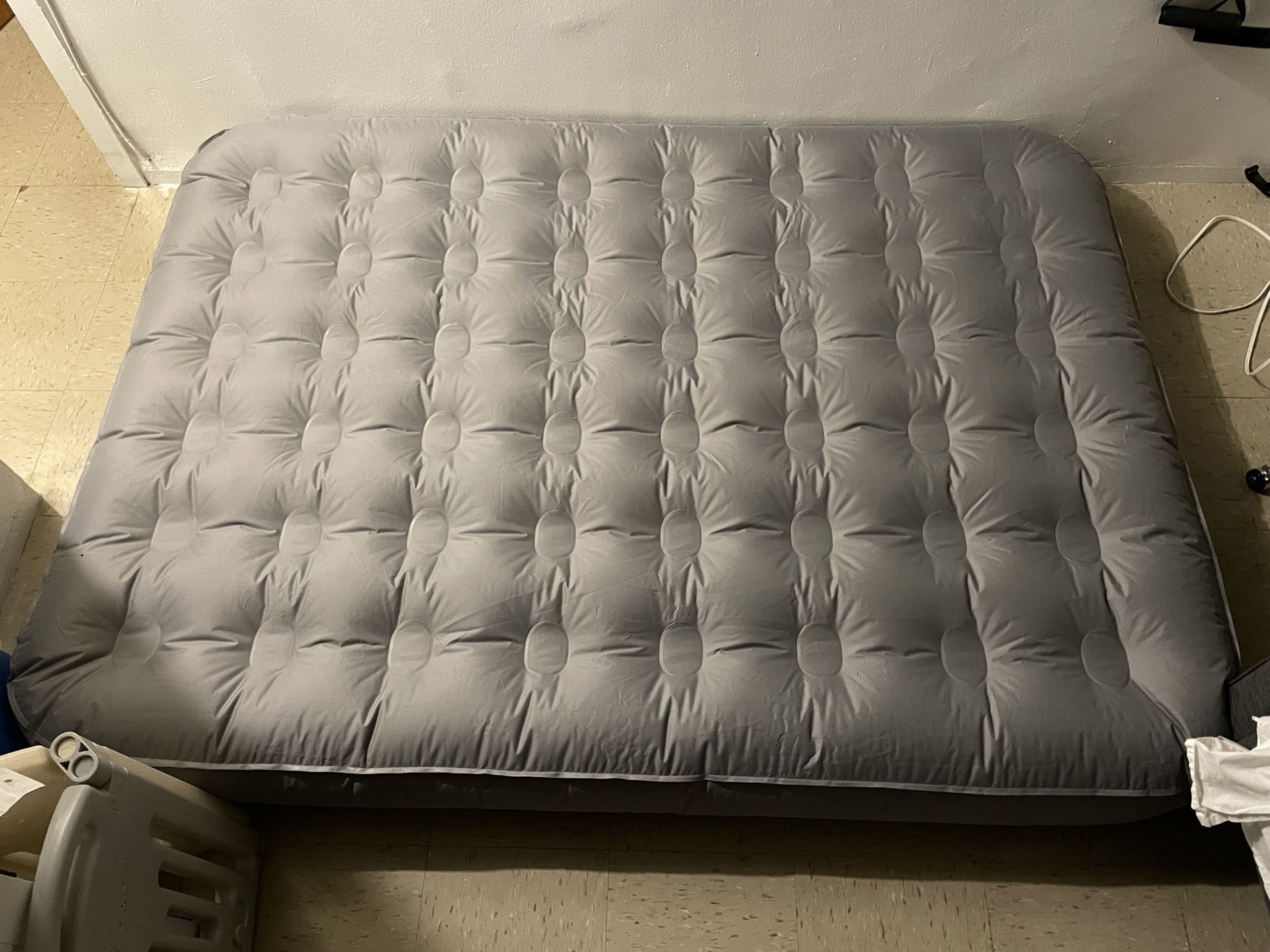 Coleman queen size air mattress