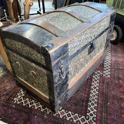 Steamer Trunk Treasure Chest Humpback Trunk 
