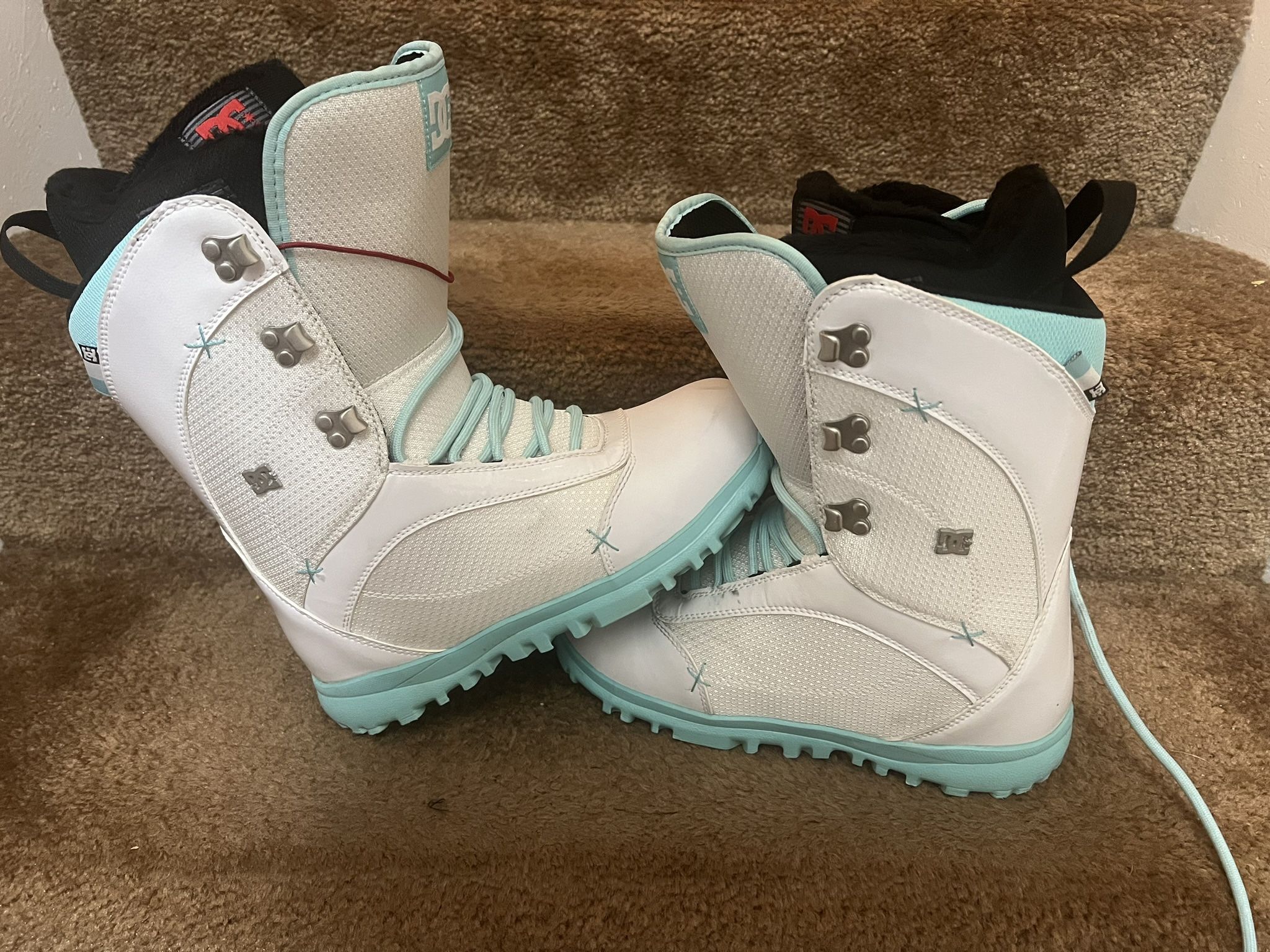 DC Woman’s Snowboard Boots Size 7