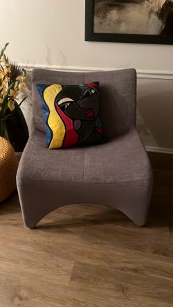 Accent chairs