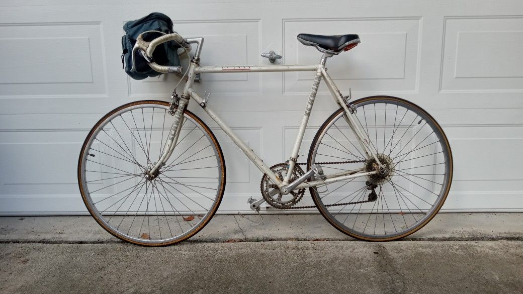 Classic Schwinn Le Tour Racing Bike