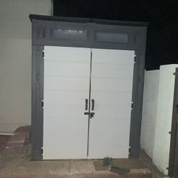 Suncast 7-ft x 7-ft Modernist Storage Shed (Floor Included)