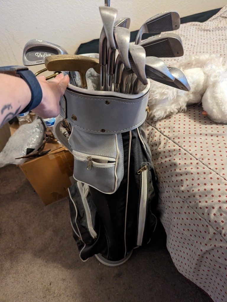 Women's Golf Clubs And Bag