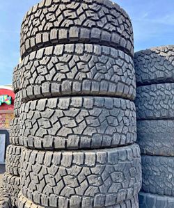 35x12.50/18 Toyo 📍📍 Vendo un set de llantas con 80% de vida las 4 📍🌟