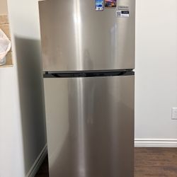 Frigidaire Refrigerator 