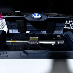 Galaxy's Edge Rey/Reforged Skywalker Legacy Lightsaber Limited Edition