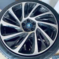 BMW i8 OEM 20” RIMS with Run-flat Tires