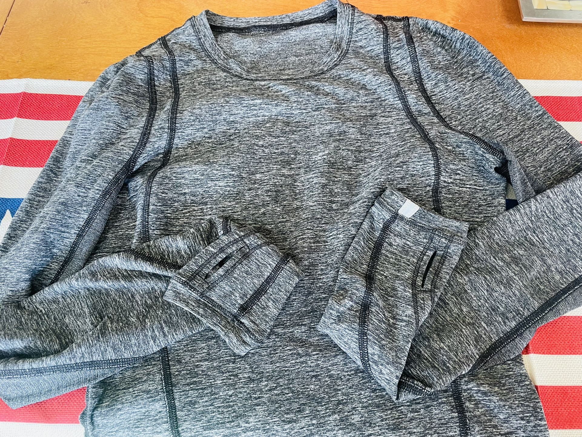 Lululemon Long Sleeve Woman’s 4