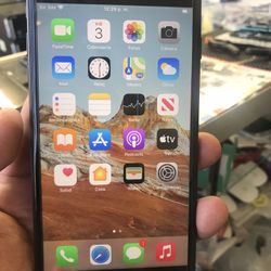 iPhone 7 Plus 128 gig At&t Cricket 