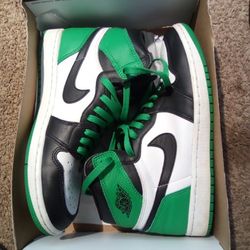 ** NIKE AIR JORDAN 1's SNEAKERS/ SIZE 8 