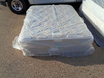 Queen bed set sealy
