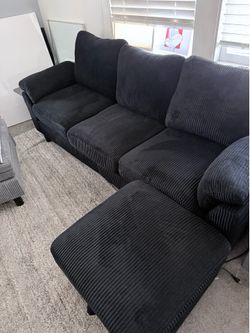 Sectional with storage