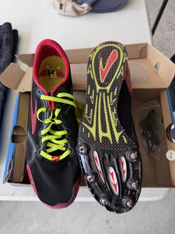 Brooks track shoes size 10.5