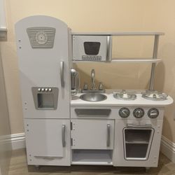 Kid’s Kitchen