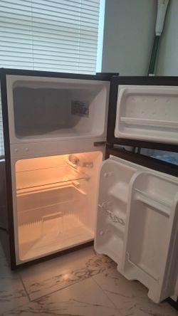 Arctic King Mini Fridge