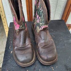 Boots Size 9,5