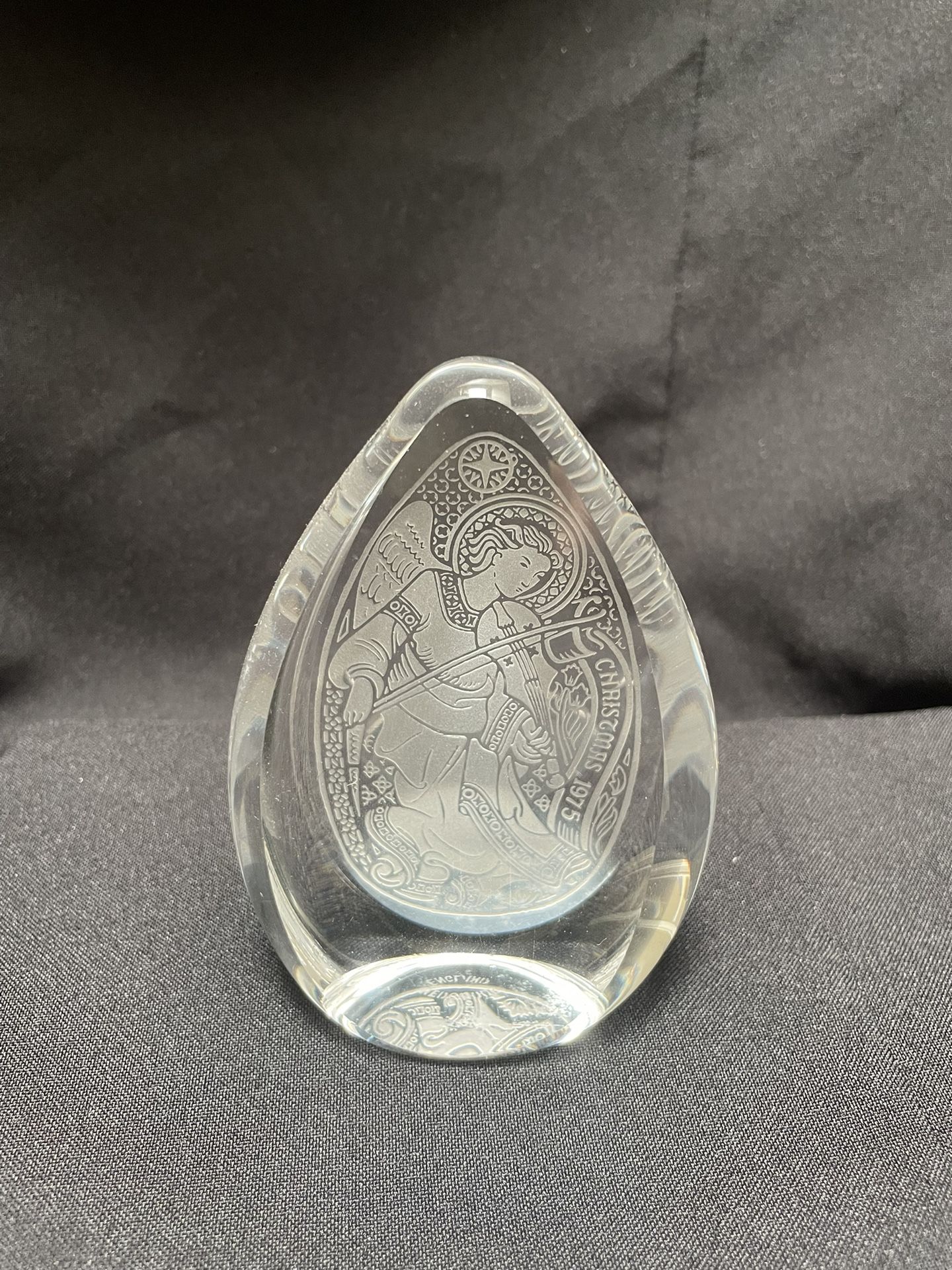 Rare Wedgwood Christmas 1975 Glass Paperweight