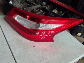 Nissan altima right tail light oem