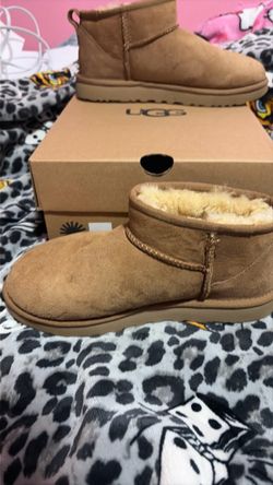 UGGS