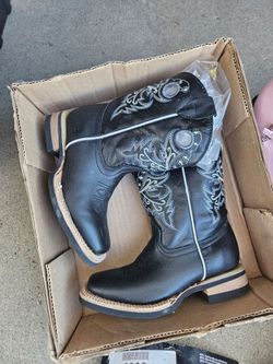 Boy boots size 12