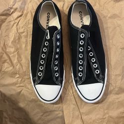 Men’s Black/White Converse Size 9.5