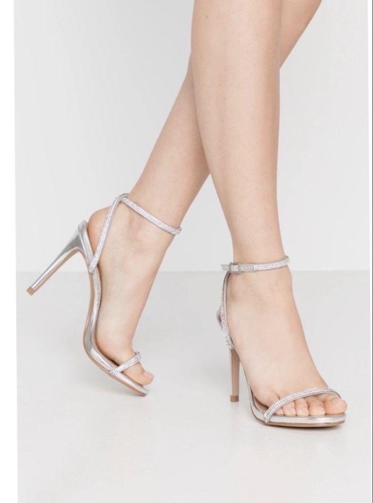 Steve Madden. Festive Sandals