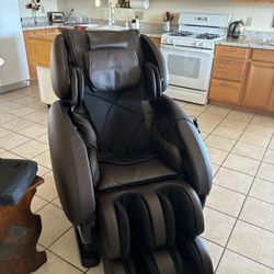 Like New. Message Chair. Valued At 5000 . Infinity Is The Brand. Fully Loaded