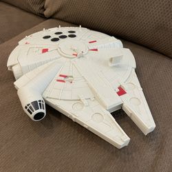 Millennium Falcon Disney Popcorn Bucket