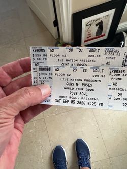 Guns and Roses rose bowl sept 5th
