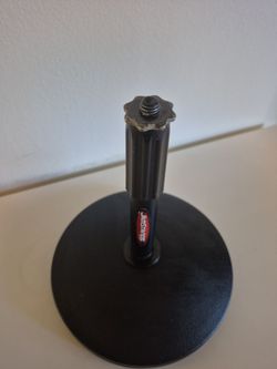 Microphone Stand adjustable.