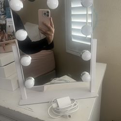 Make-Up Mirror with Lights
