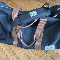 Herschel’s Weekender Bag 