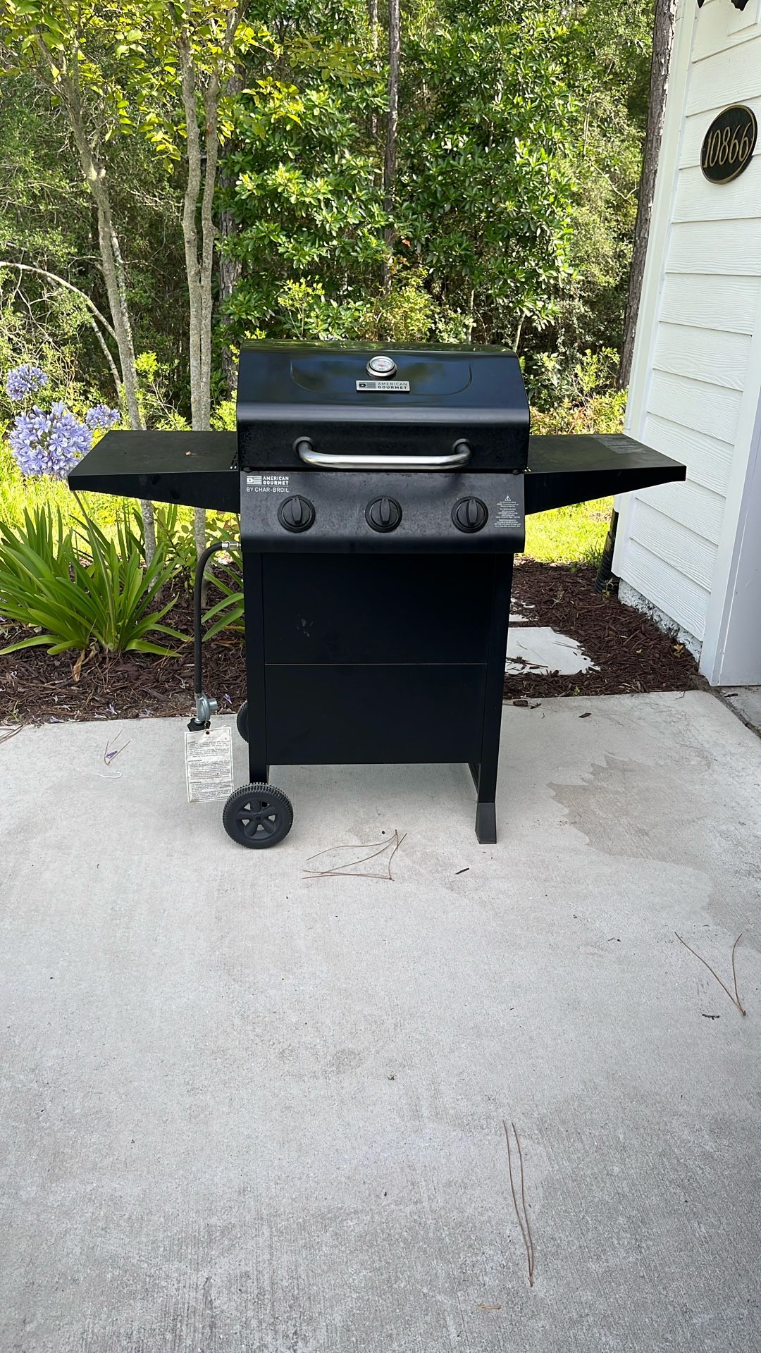 American Gourmet 3 Burner Grill