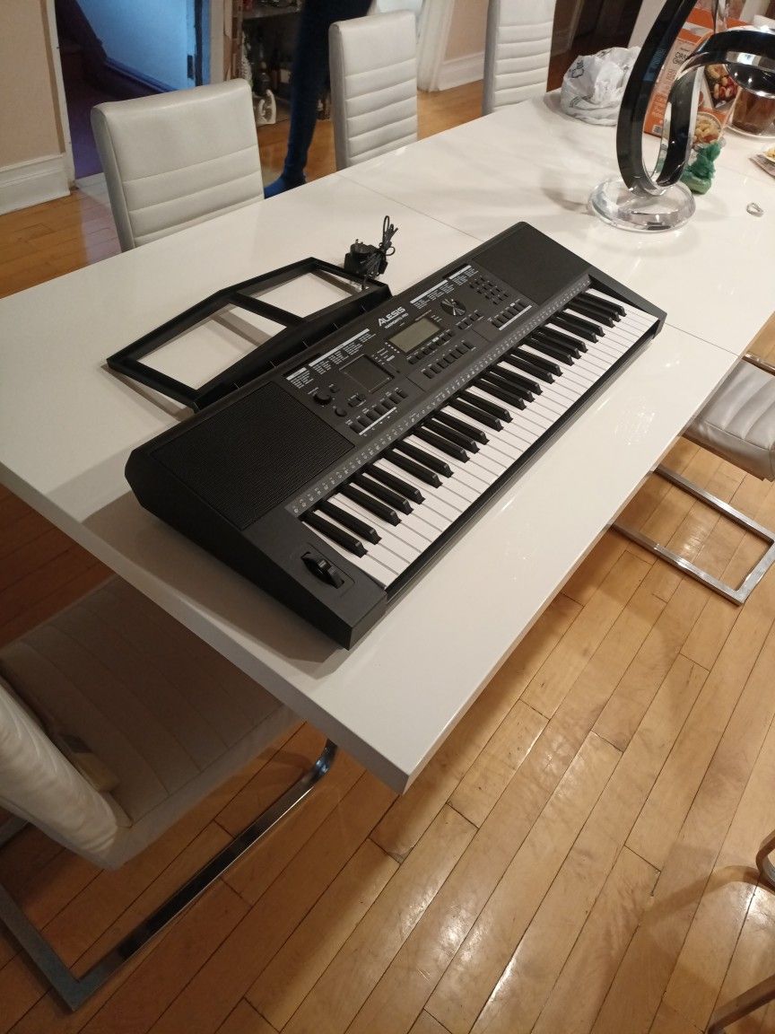 Brand New Alesis Harmony 61 Pro Piano