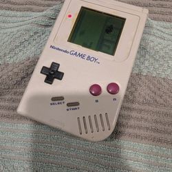 ORIGINAL NINTENDO GAME BOY (WORKING)