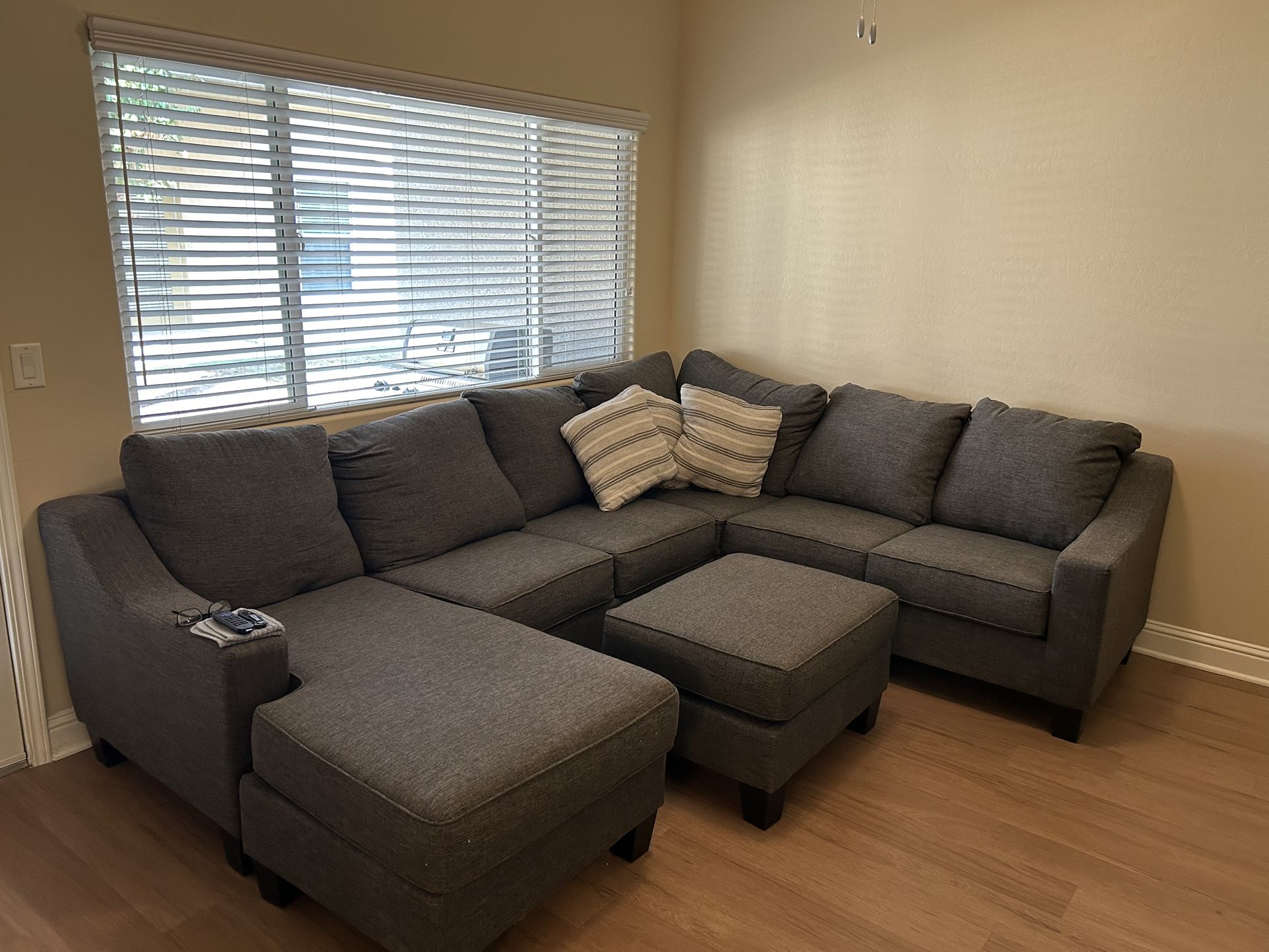 Sectional Sofa With Ottoman