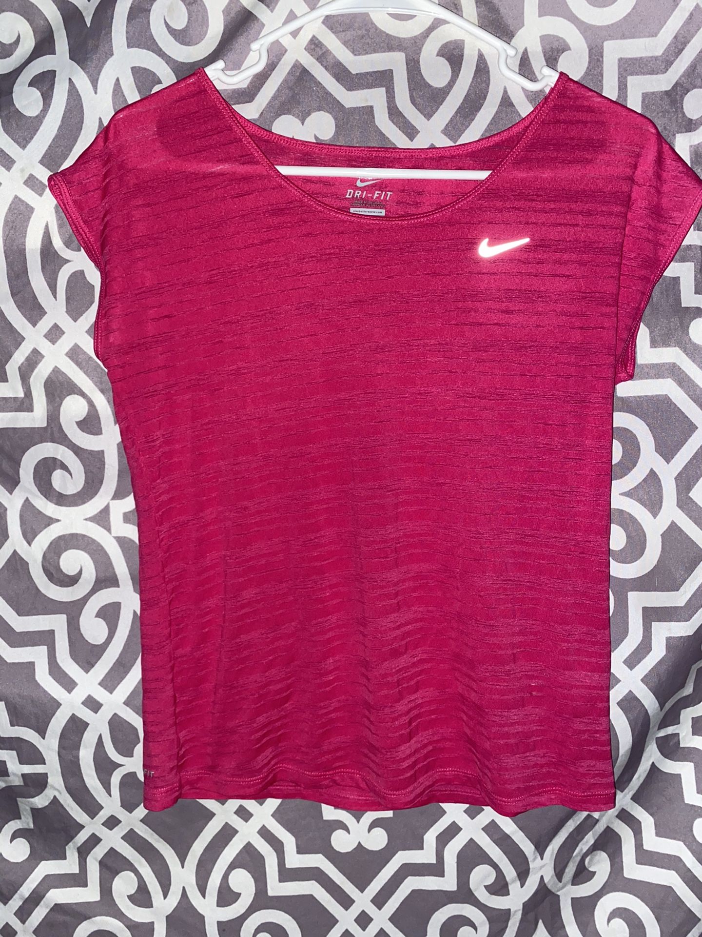 Size Small Nike Striped Hot Pink Gym T Shirt Fitness Basic Yoga