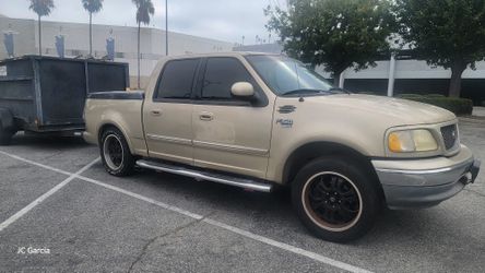 Ford F150 / 2001 / 4 Puertas