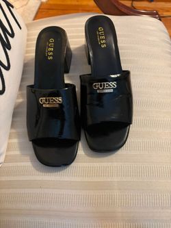 Guess Carisse shiny black, size 10M