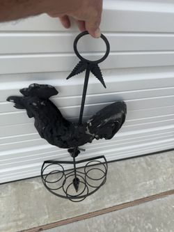 vintage farmhouse-style wall decor black metal rooster silhouette design candle holder pot plant wall hanging Mimics an old weathervane The center rod