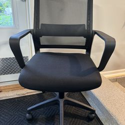 Brand New Black Mesh Back Ergonomic Office Chair 
