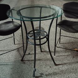 TALL GLASS TOP TABLE W/BAR STOOLS