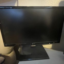 LCD TV 32 And 2 Computer Monitors 