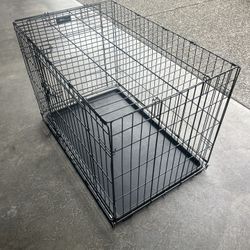 Petco Dog Crate Medium 36 X 23 X 25